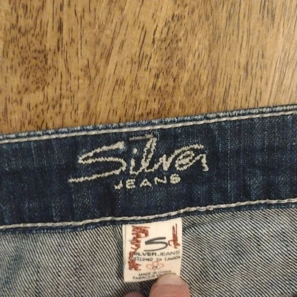 Silver Jeans Co Lola denim Medium Wash jeans Flare 29
